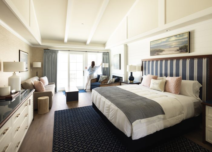 InnAtGoodHarbor-Room1-0006